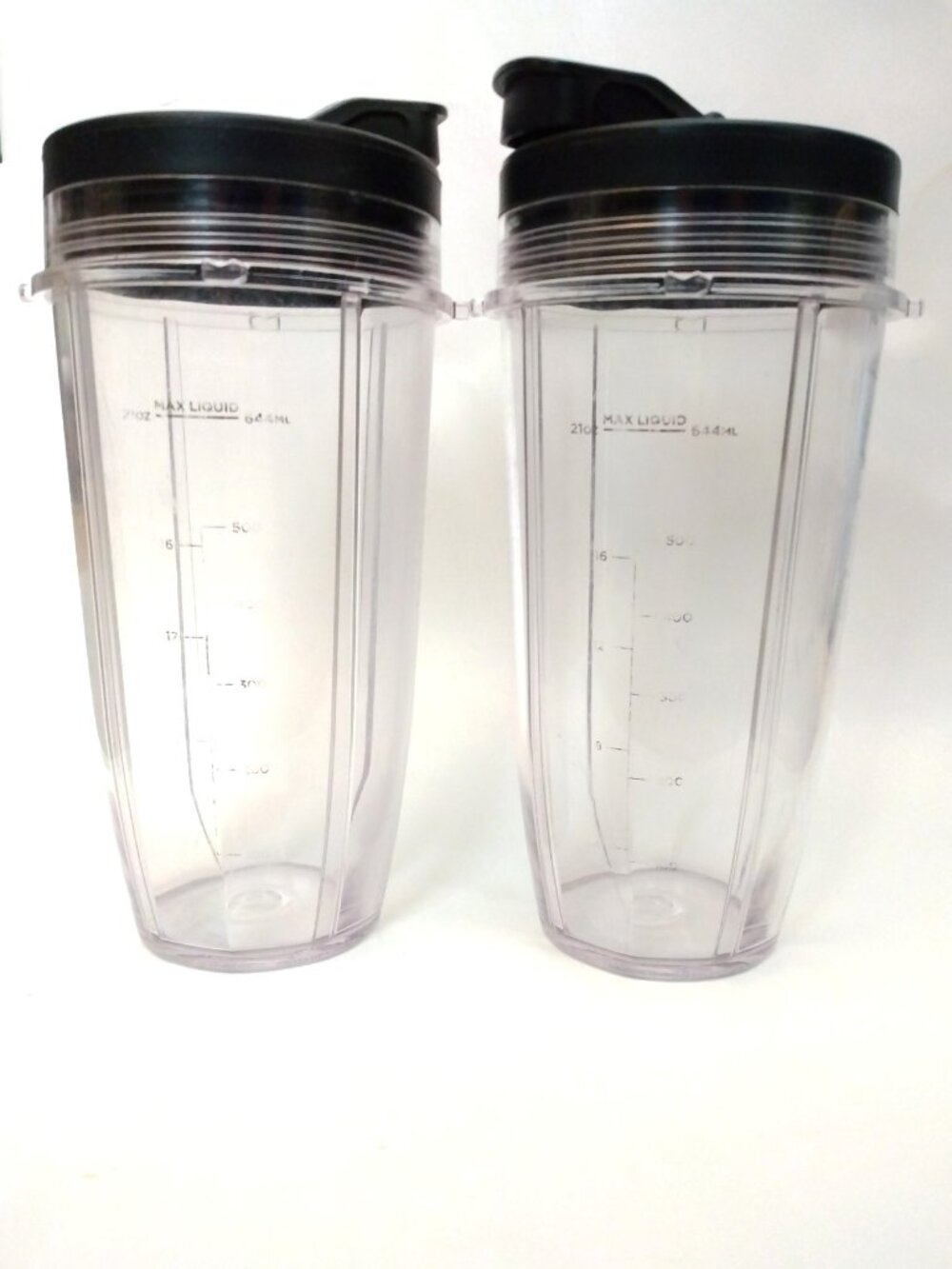 2 Nutri Ninja 21oz Blender Cups with Sip & Seal Travel Lids